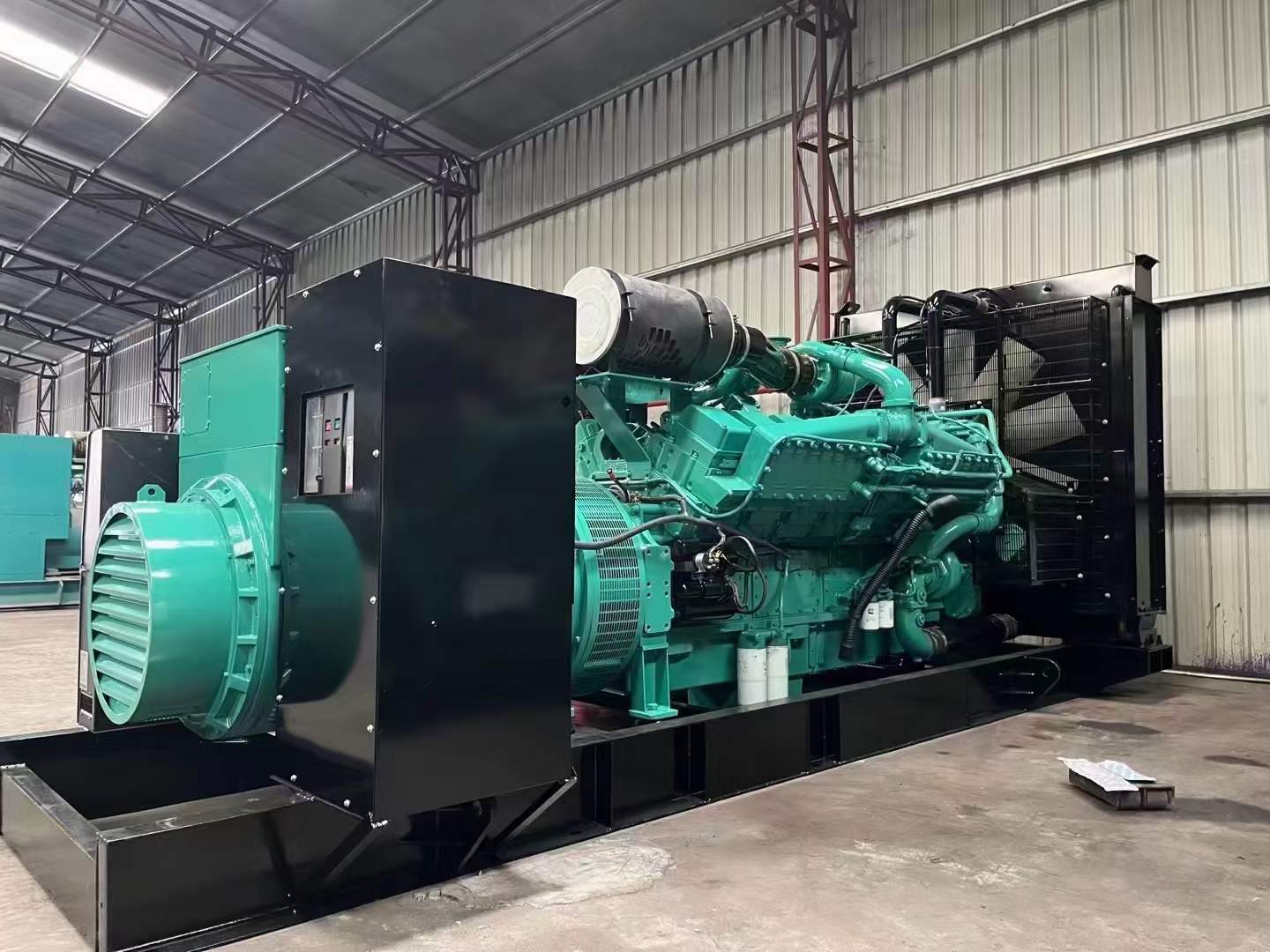 扶绥如何降低 800kW 柴油发电机输出电流的波动？