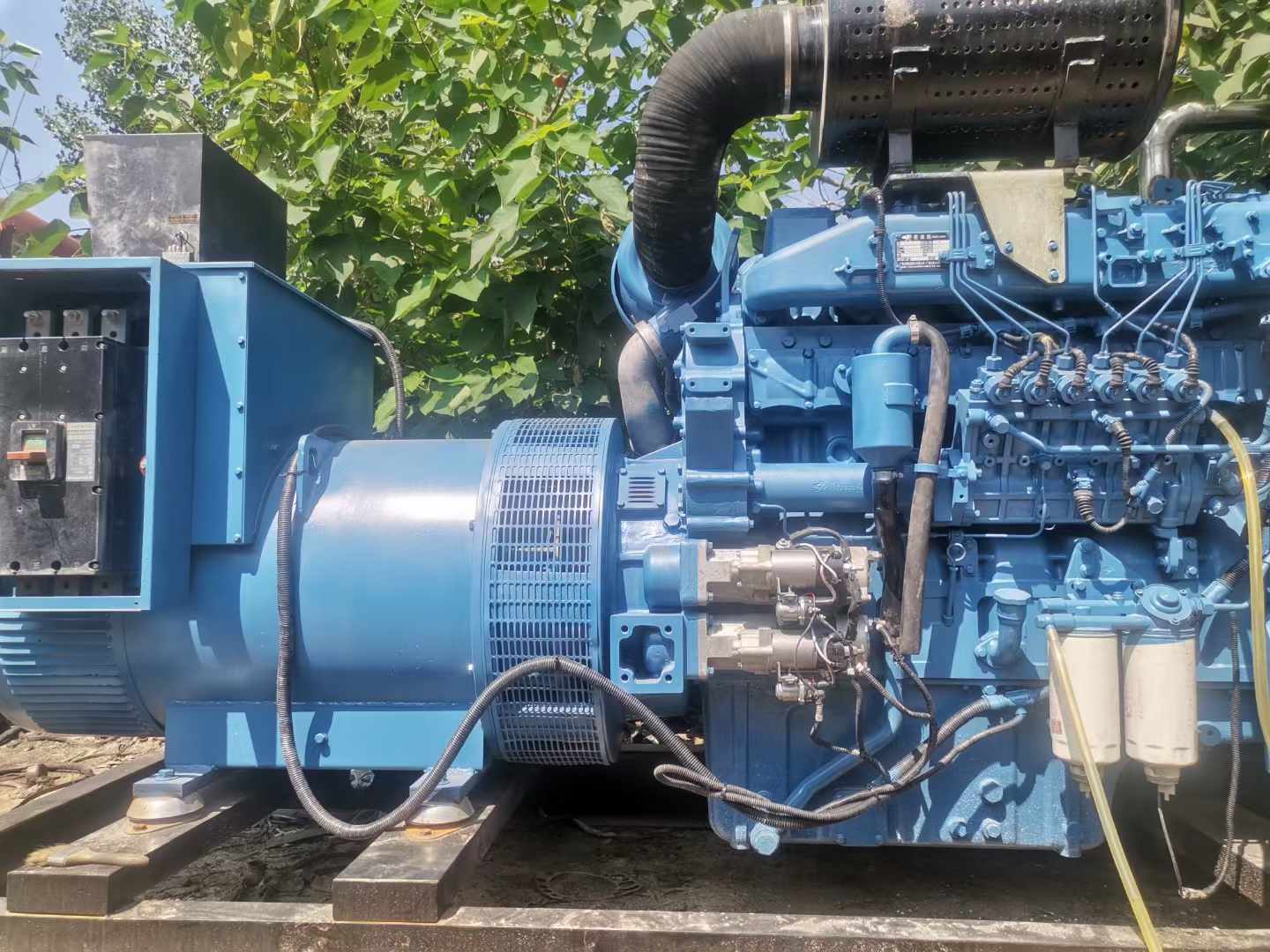 扶绥详细说明降低 800kW 柴油发电机输出电流波动的方法