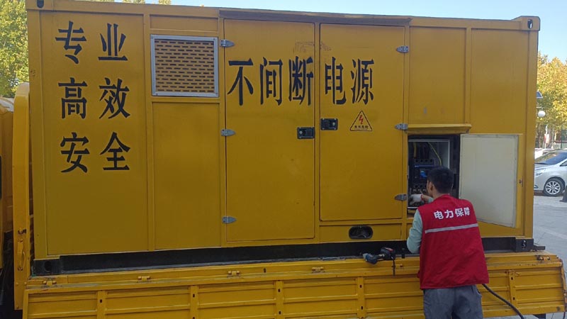 扶绥柴油发电机组和UPS电源配合使用时，如何避免切换过程中的电力中断？